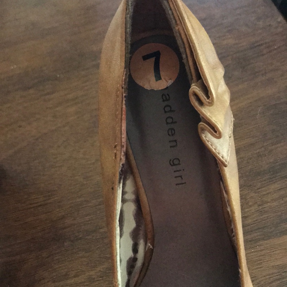 Heels - Picture 2 of 3